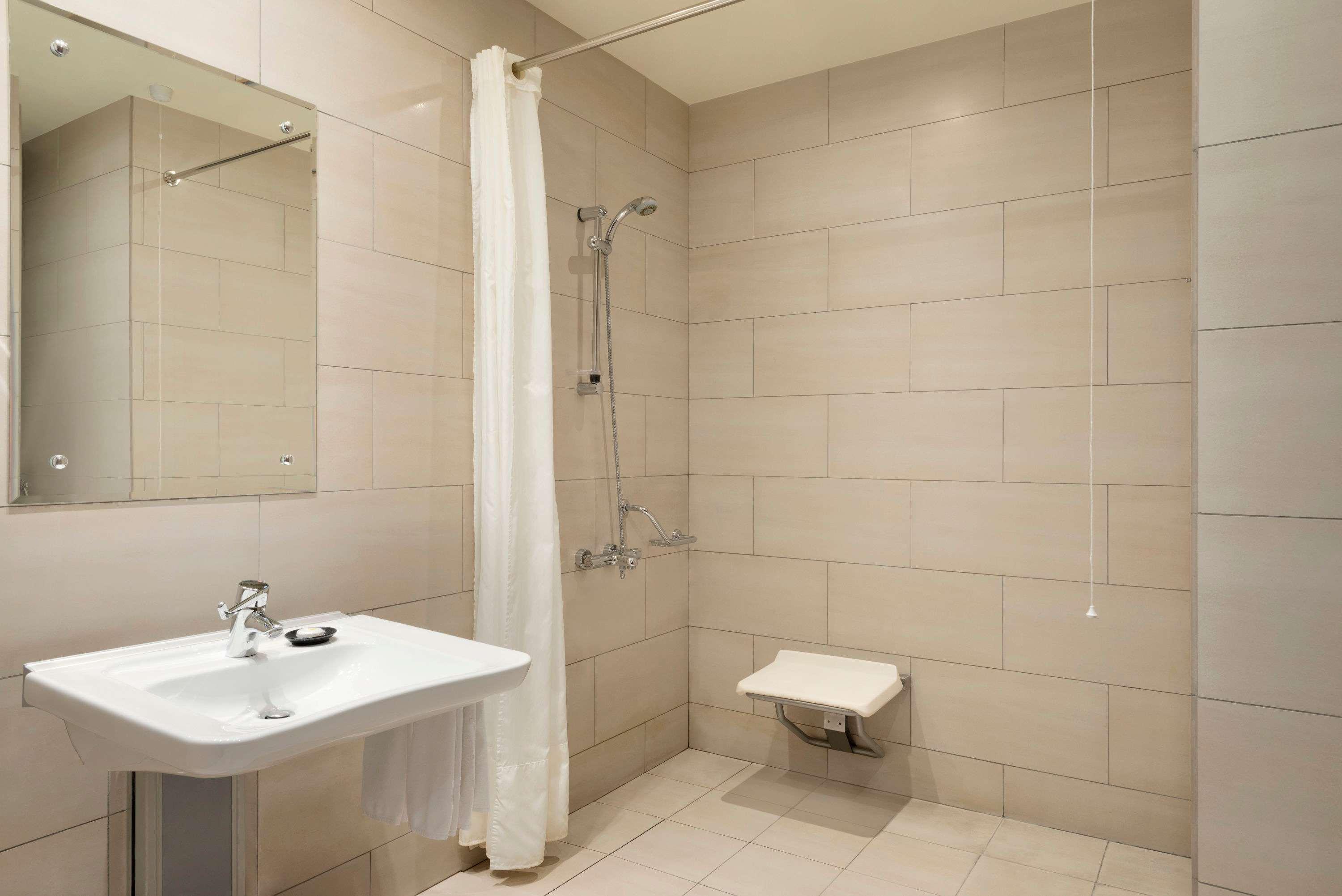 Hotel Ramada Downtown Abou Dabi Extérieur photo