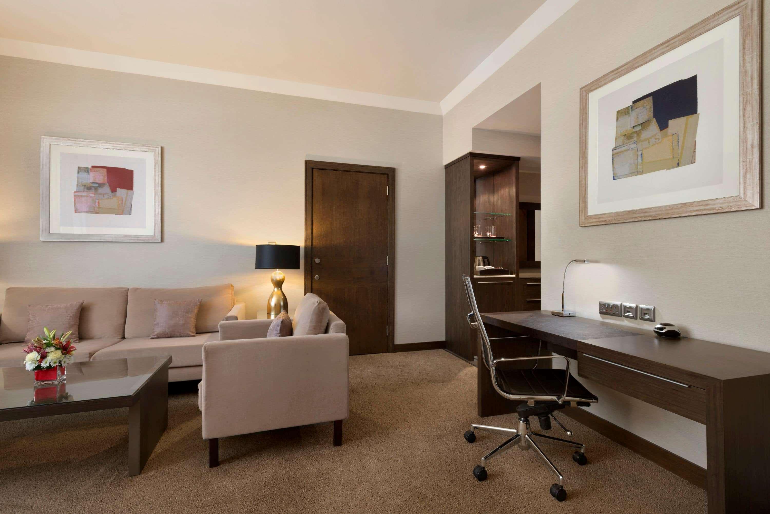 Hotel Ramada Downtown Abou Dabi Extérieur photo