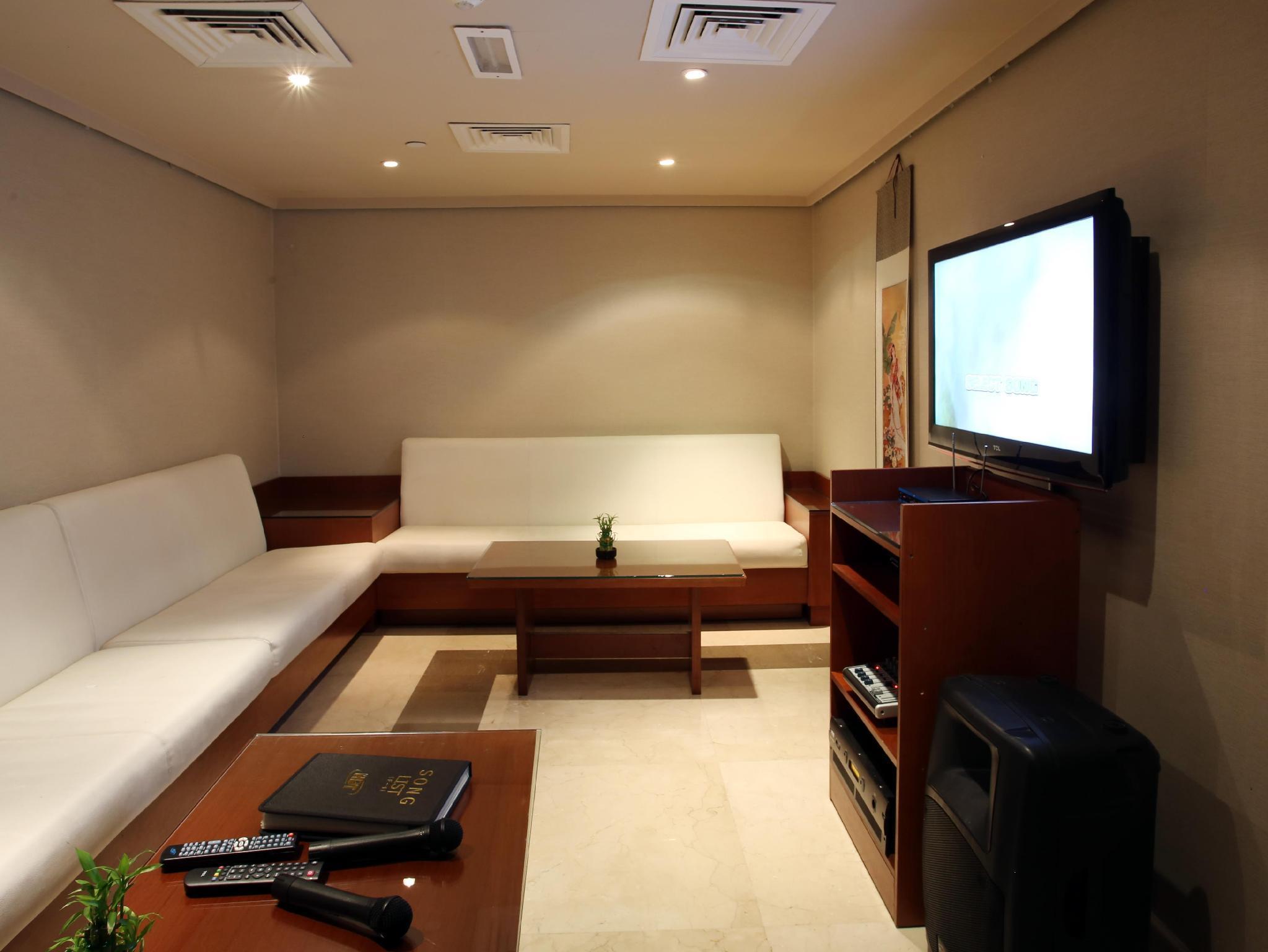 Hotel Ramada Downtown Abou Dabi Extérieur photo