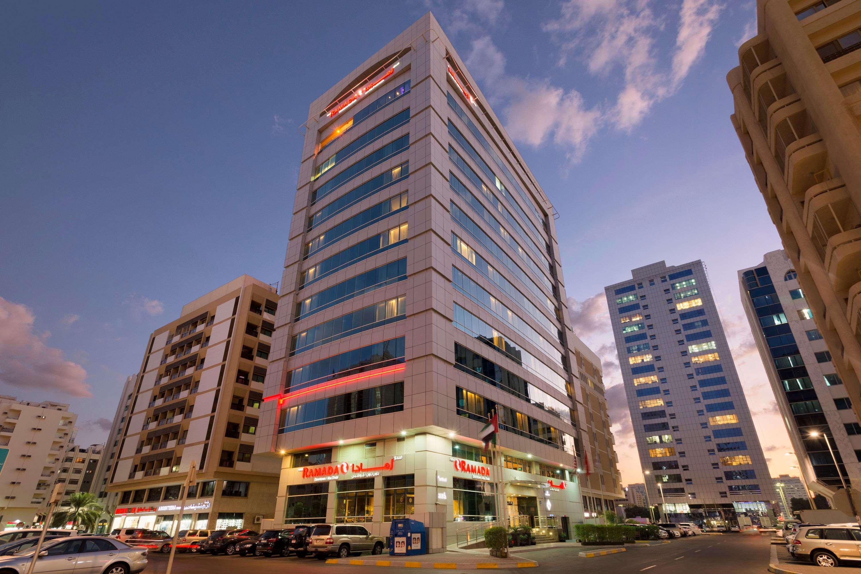 Hotel Ramada Downtown Abou Dabi Extérieur photo