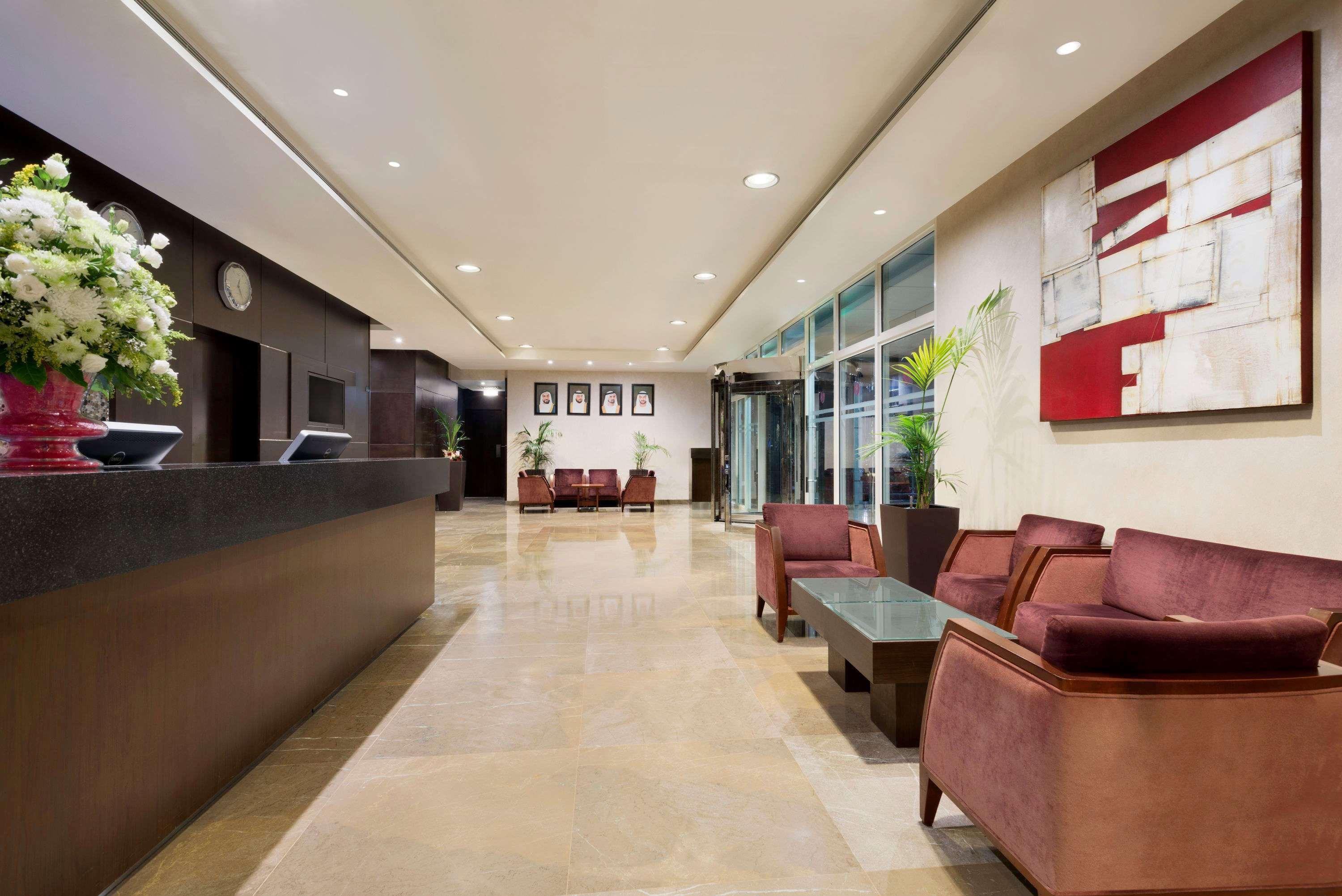 Hotel Ramada Downtown Abou Dabi Extérieur photo