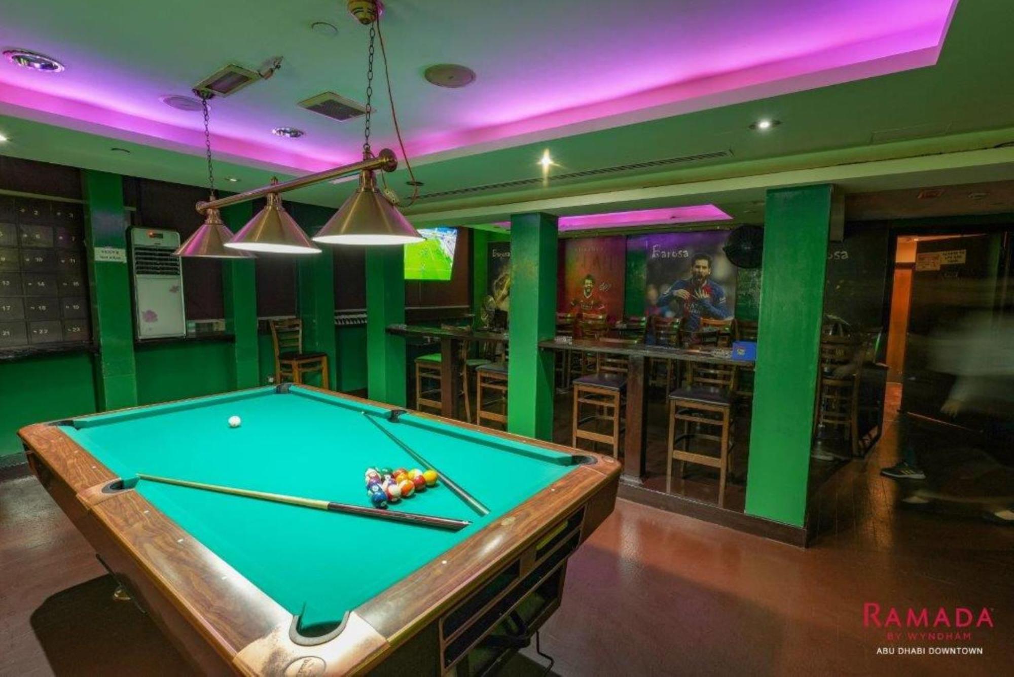 Hotel Ramada Downtown Abou Dabi Extérieur photo