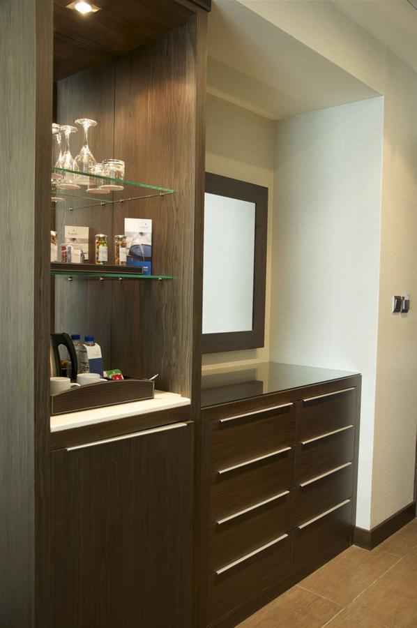 Hotel Ramada Downtown Abou Dabi Chambre photo