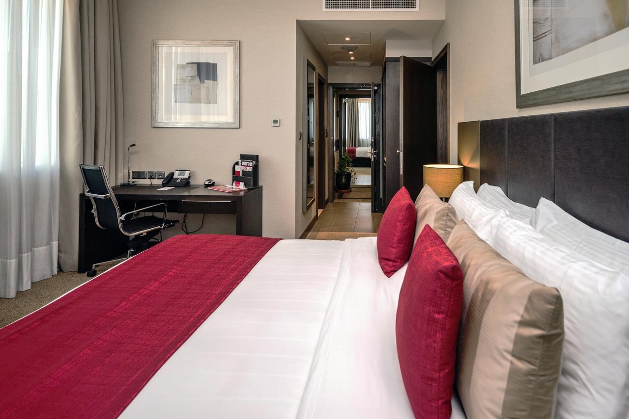 Hotel Ramada Downtown Abou Dabi Chambre photo