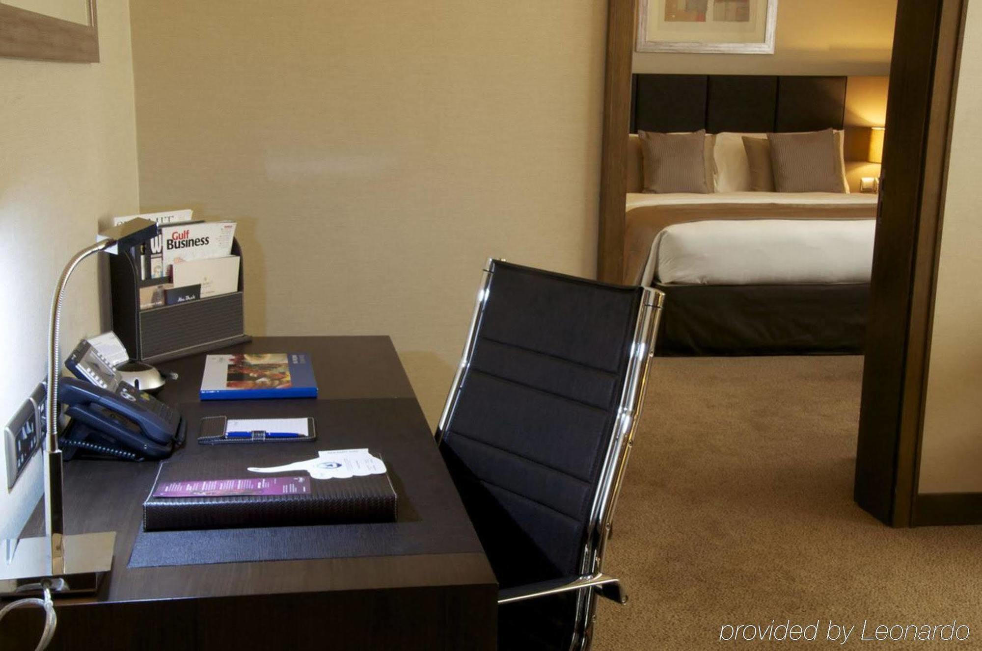 Hotel Ramada Downtown Abou Dabi Extérieur photo