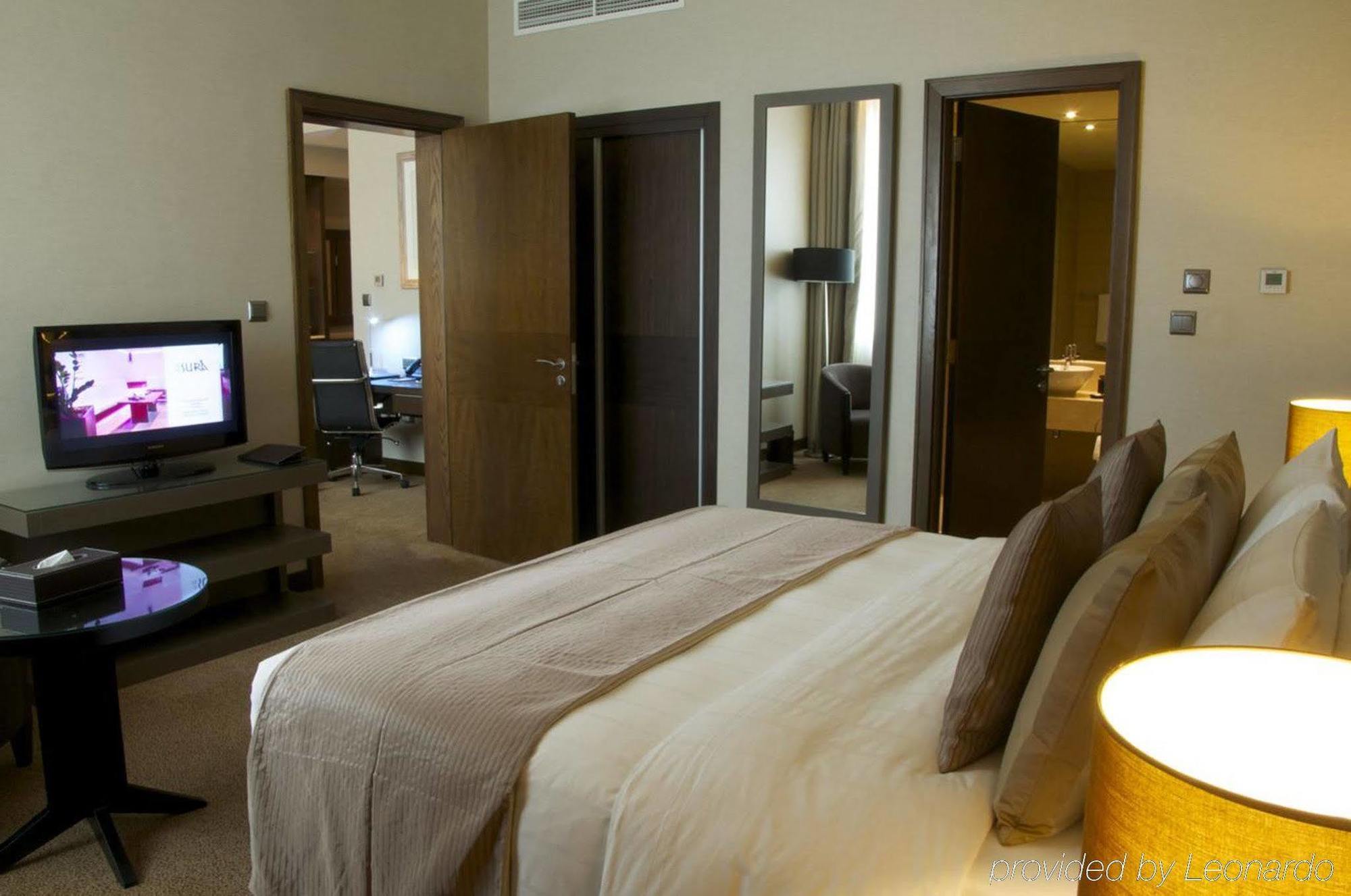 Hotel Ramada Downtown Abou Dabi Extérieur photo