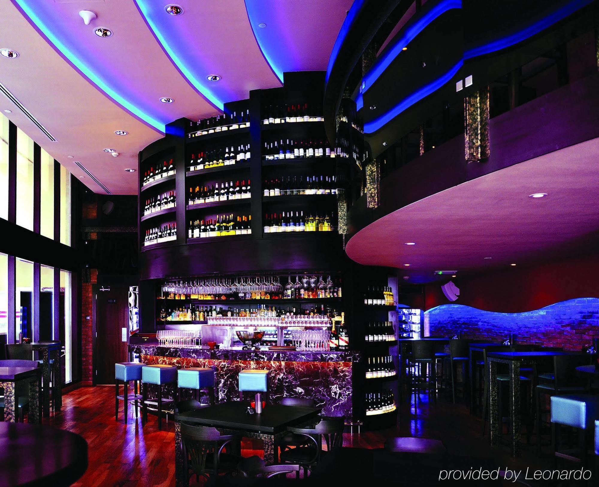 Hotel Ramada Downtown Abou Dabi Extérieur photo