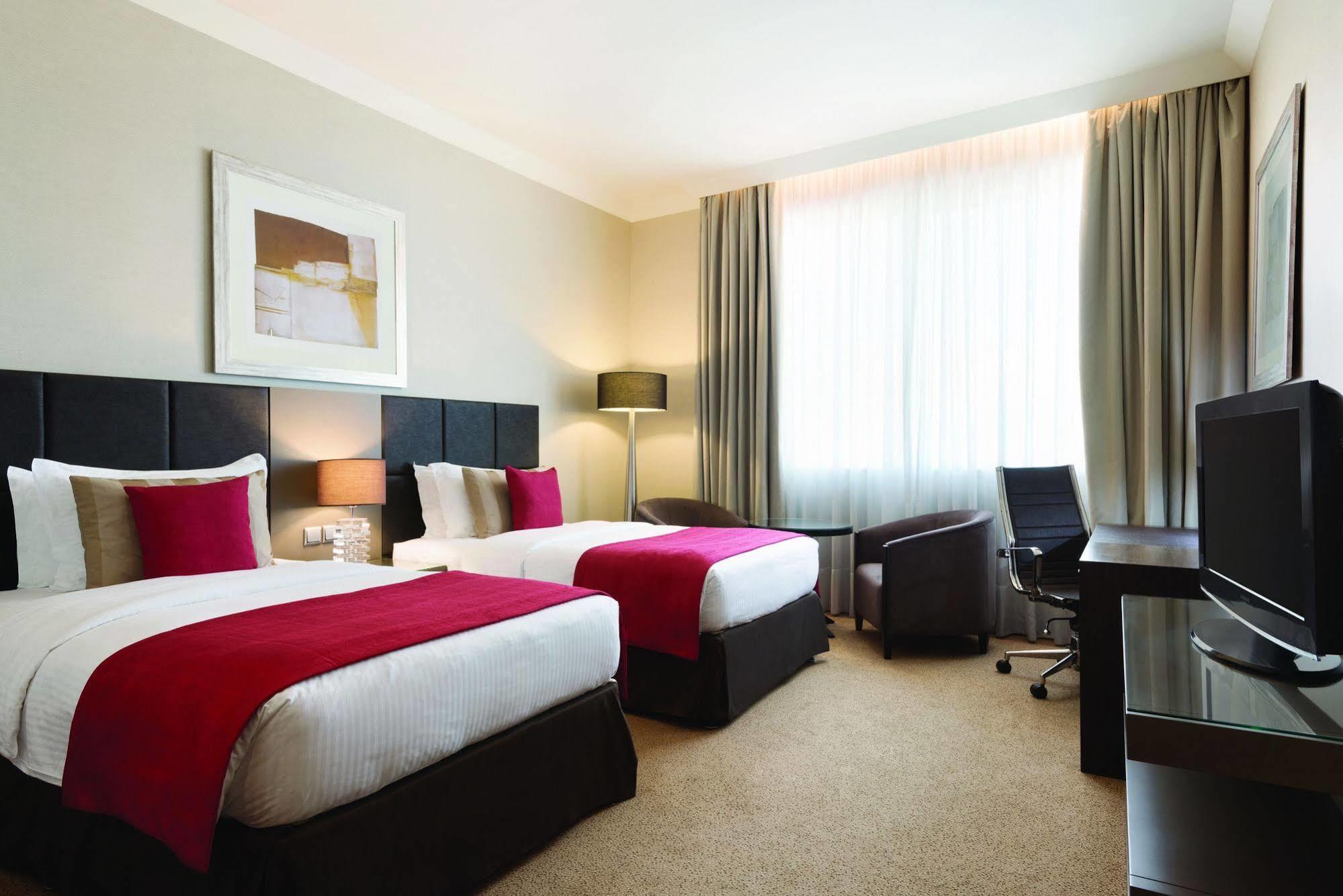 Hotel Ramada Downtown Abou Dabi Extérieur photo